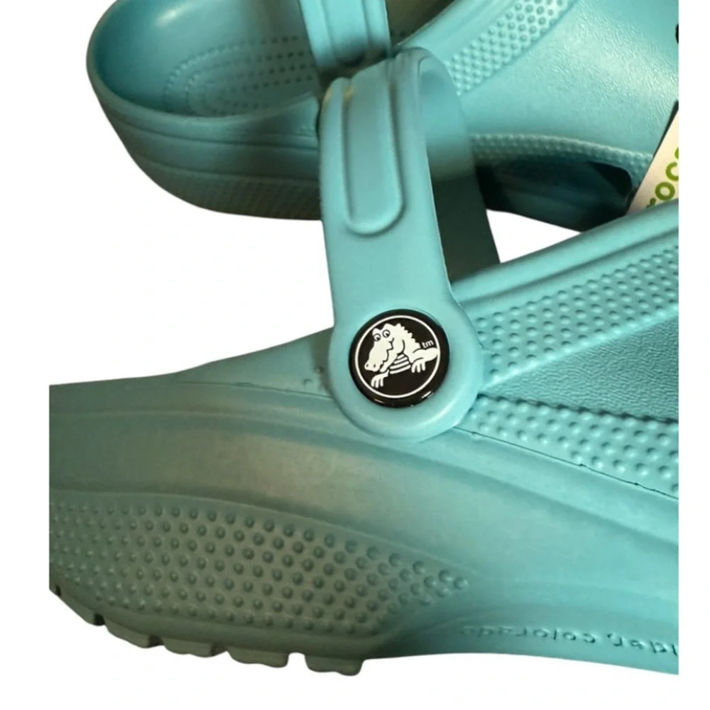 Crocs Classic Size M9/W11 Turquoise NWT